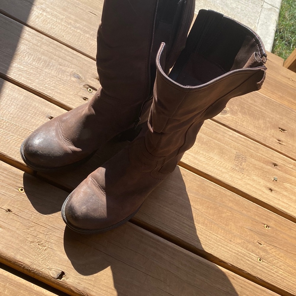 Clarks boots size 6.5